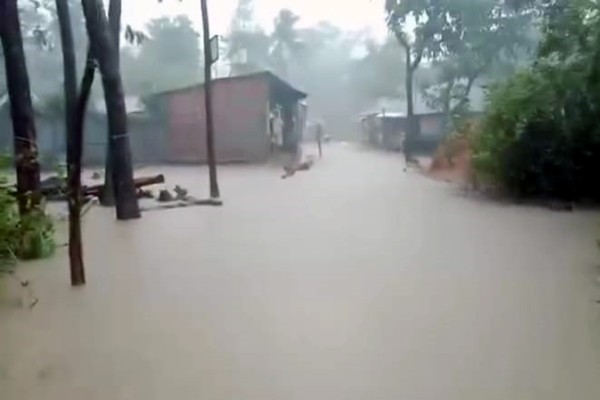 বাঁশখালীর সরল মিনজিরিতলায় ৩ শতাধিক পরিবার পনিবন্দী
