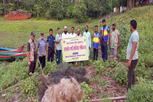 ফের কাপ্তাই লেকে  অভিযান: ২০০০মিটার কারেন্ট জাল ও ৭টি রিং জাল জব্দ