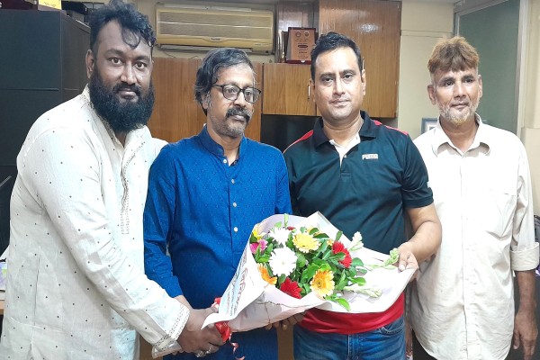 চট্টগ্রাম প্রেসক্লাবের প্রতিষ্ঠা বার্ষিকীতে  বঙ্গবন্ধু সৈনিক লীগের ফুলেল শুভেচ্ছা বিনিময়