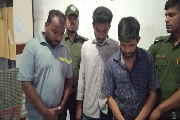 চমেকে পাঁচ দালাল আটক