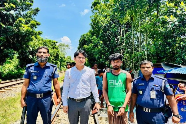 সীতাকুণ্ডে মাদক সেবন কারি গ্রেফতার