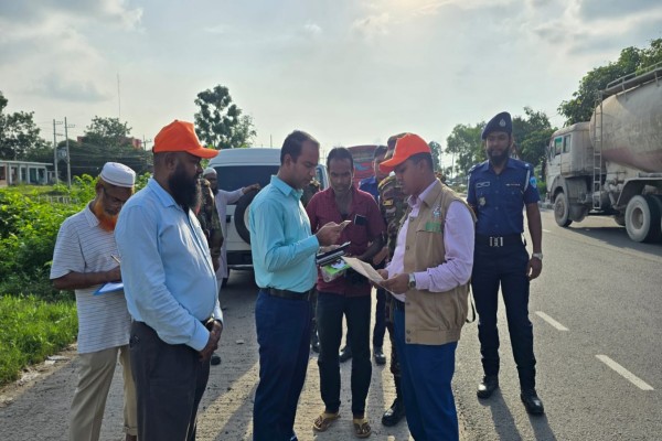 বিআরটিএ কুমিল্লা সার্কেলের মোবাইল কোর্ট পরিচালনা: ১৪টি মামলা, ৬২ হাজার টাকা জরিমানা