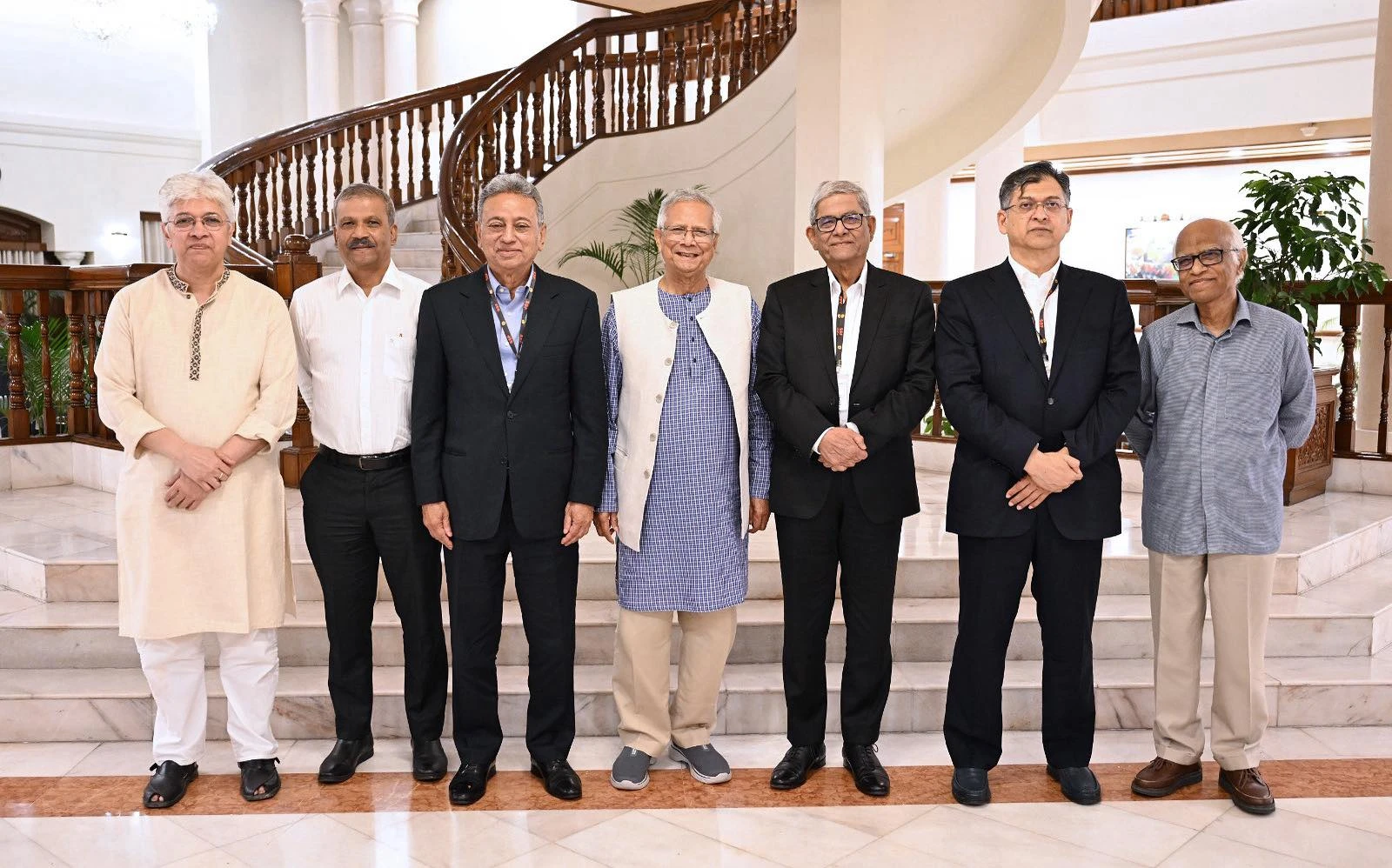 প্রধান উপদেষ্টার সঙ্গে বিএনপি নেতৃবৃন্দের বৈঠক, নির্বাচন প্রস্তুতি নিয়ে আলোচনা