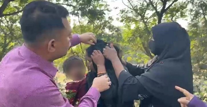 নারীর চুলের খোপা থেকে ২ হাজার পিস ইয়াবা উদ্ধার